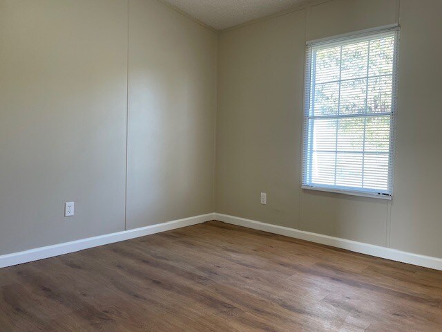 Building Photo - 4473 Welch Dr