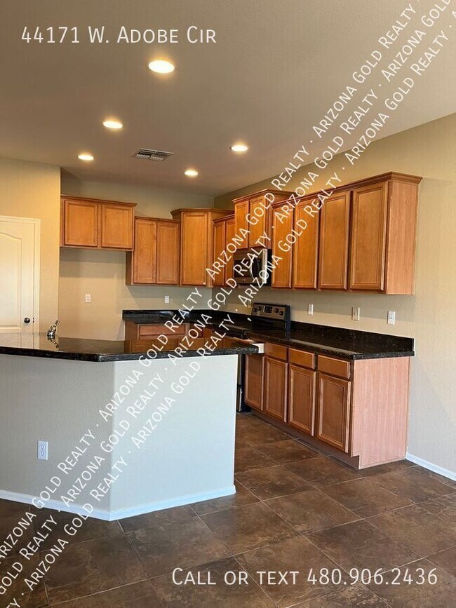 Building Photo - 44171 Adobe Cir
