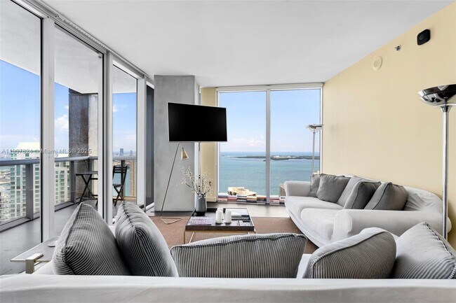 Building Photo - 495 Brickell Ave