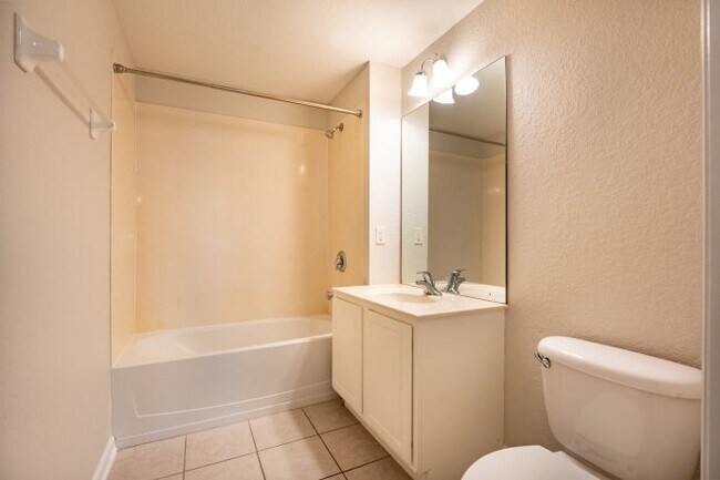 Building Photo - 2679 Metro Sevilla Dr