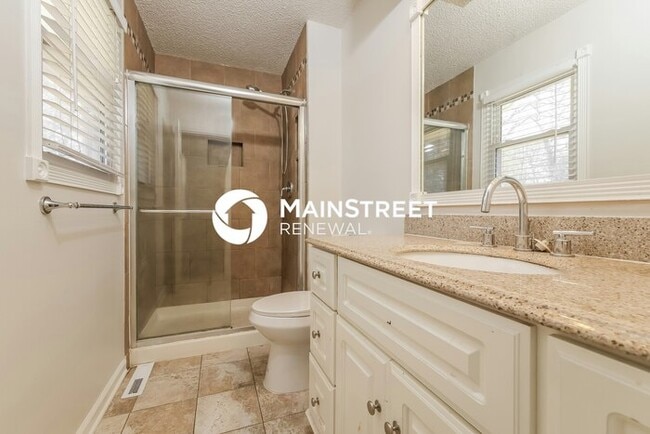 Building Photo - 3 Bedroom Pet-Friendly Home in Pleasant Valley, MO with Main Street Renewal