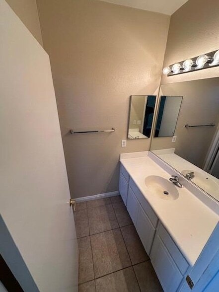 Building Photo - 82787 Matthau Dr