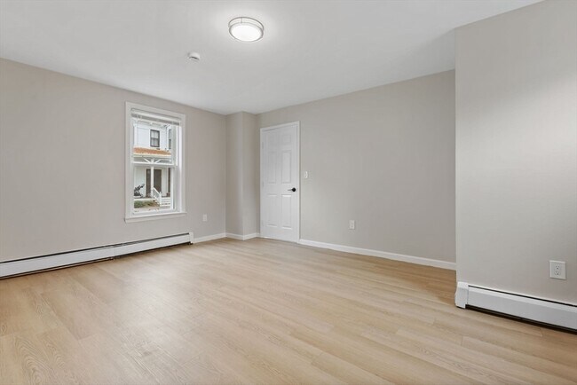 Building Photo - 26 High St