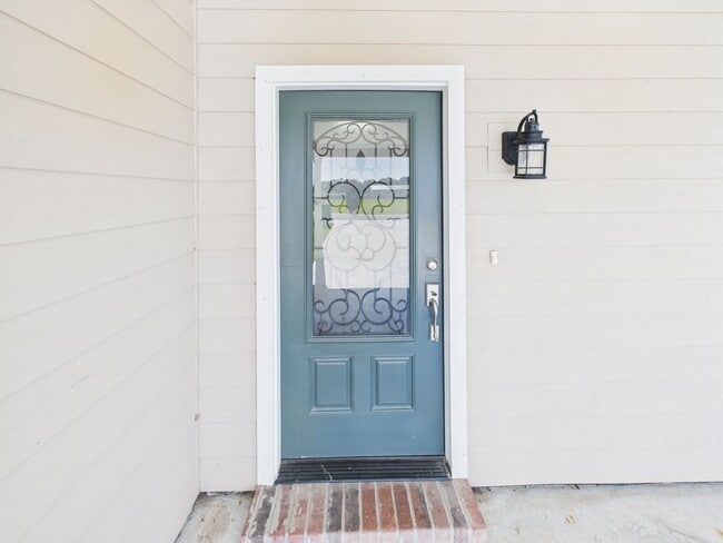 Building Photo - NEW ON MARKET! BREAUX BRIDGE LOCATION
