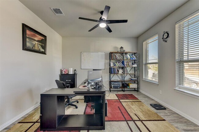 Building Photo - 222 Eagle Ford Dr