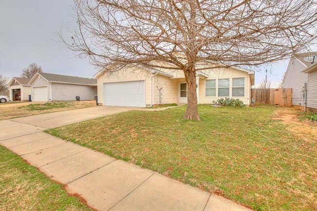 Building Photo - 913 SW 153rd St