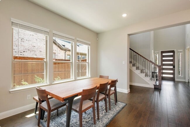 Building Photo - 6842 Gavin Dr