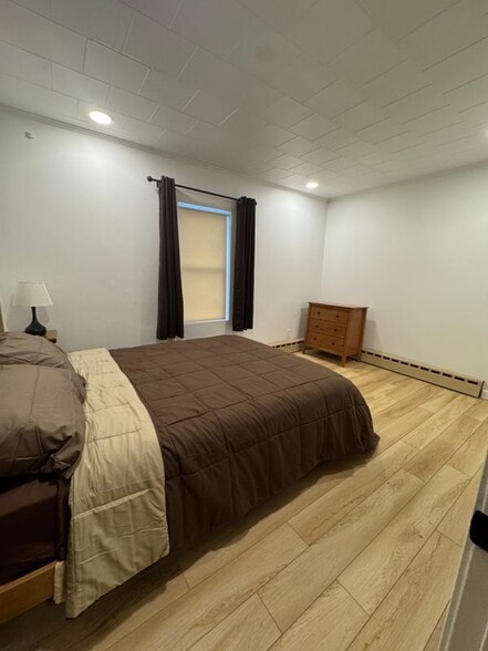 Building Photo - 664 Chicopee St