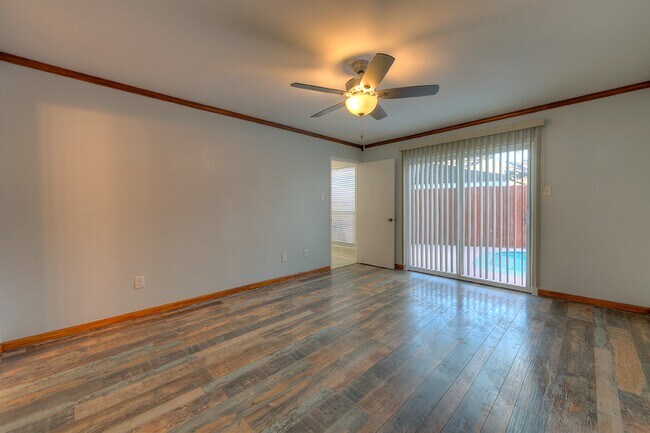 Building Photo - 93 Lakeview Village