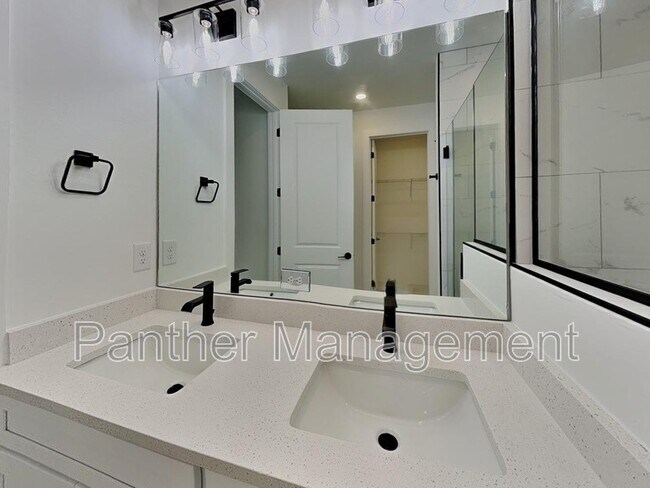 Building Photo - 26473 Explorer Rd