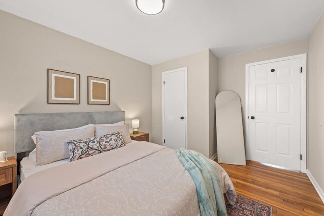 Building Photo - 6536 Lawnwood Ave