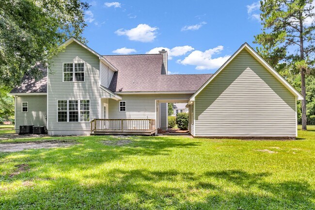 Building Photo - 4 Bedroom 2.5 Bathroom single family home ...