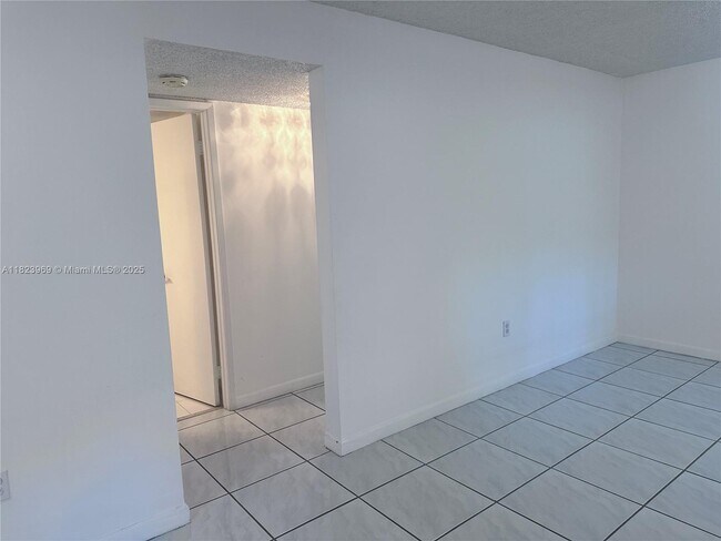 Building Photo - 8810 SW 123rd Ct