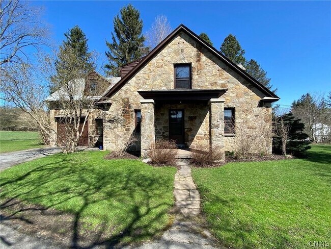 Building Photo - 2897 Graffenburg Rd