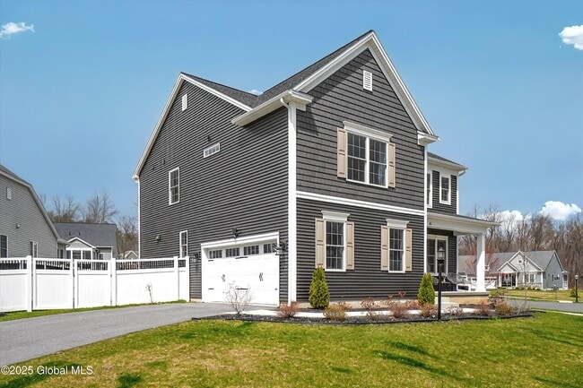 Building Photo - 23 Village Circle N