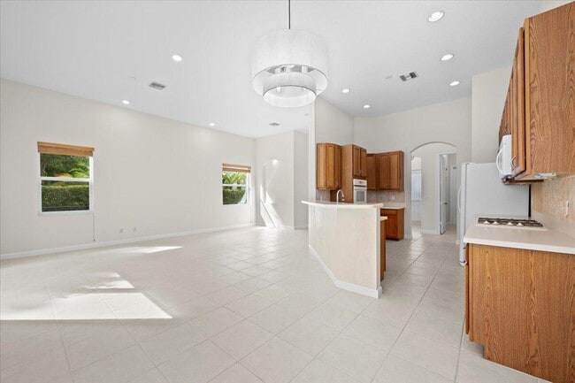 Building Photo - 744 Bocce Ct