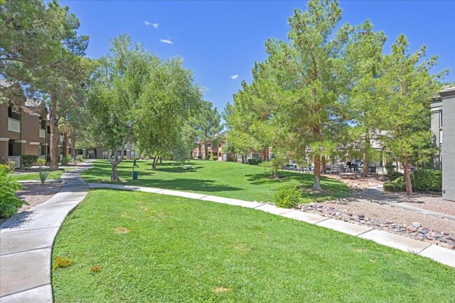 Building Photo - 555 E Silverado Ranch Blvd