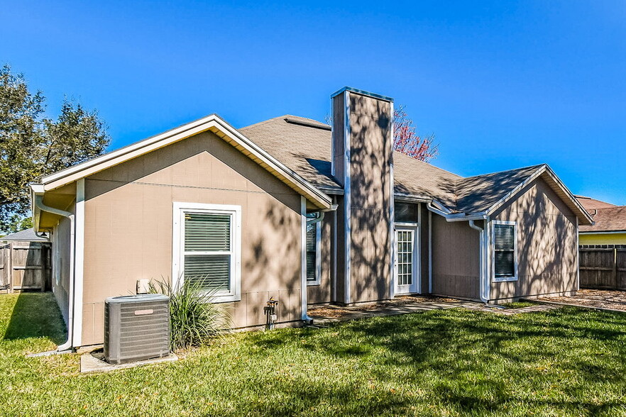 Building Photo - 13146 Staffordshire Dr S