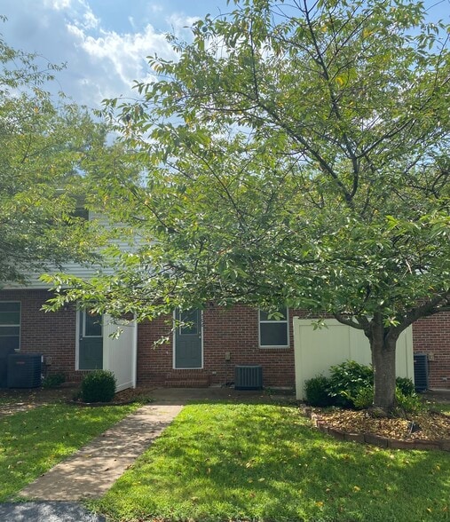 Building Photo - 506 Deer Lick Pl