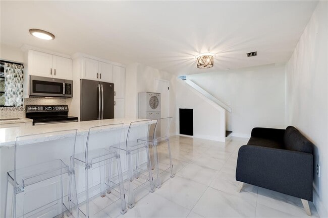 Building Photo - 2801 SW 106th Ave