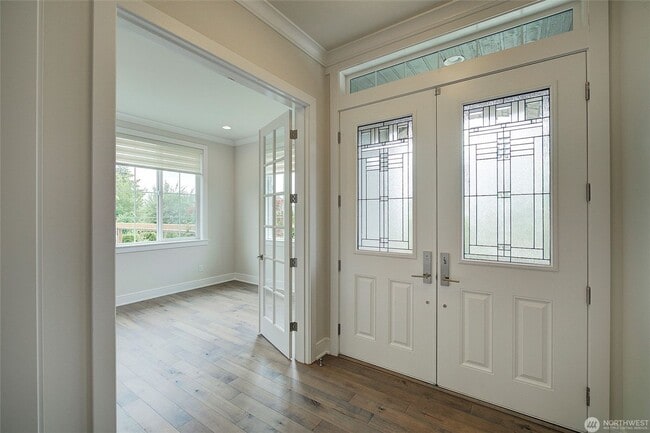 Building Photo - 5Bd/4Ba Bellevue House
