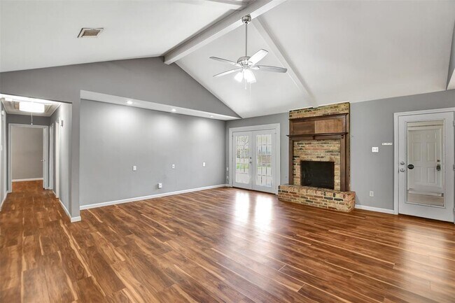 Building Photo - 25802 Maplewood Dr