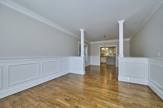 Building Photo - 11 Saratoga Ln
