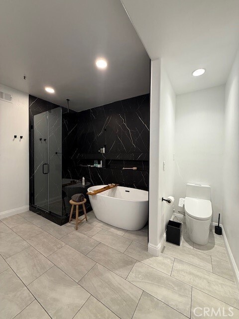 Building Photo - 12011 Goshen Ave