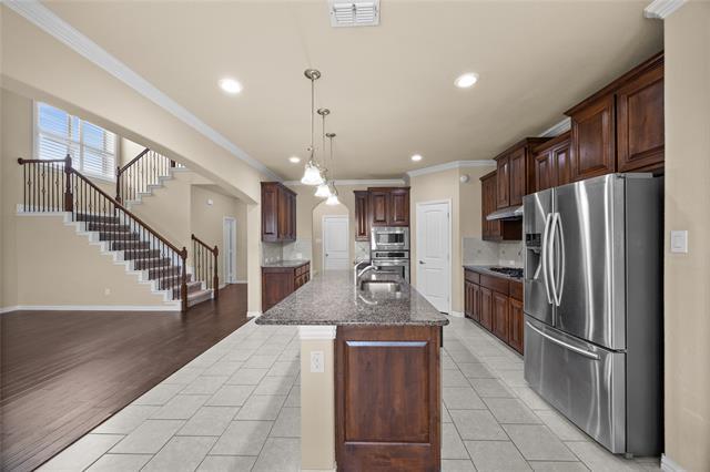 Building Photo - 6833 San Antonio Dr