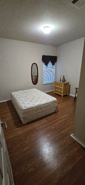 Building Photo - 292 Black Cap Run