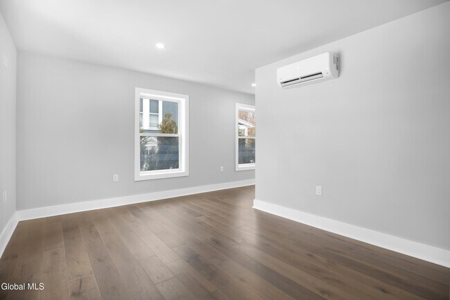 Building Photo - 103 E High St