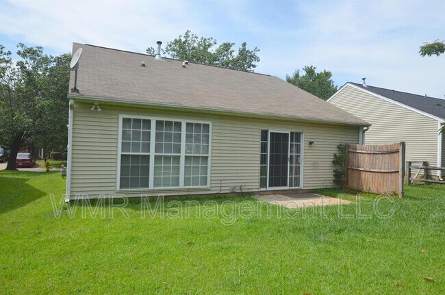Building Photo - 7434 Stone Mountain Ct