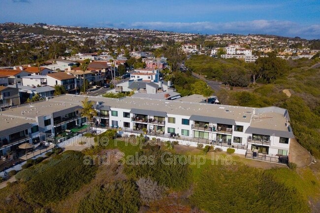 Building Photo - 235 Avenida Lobeiro