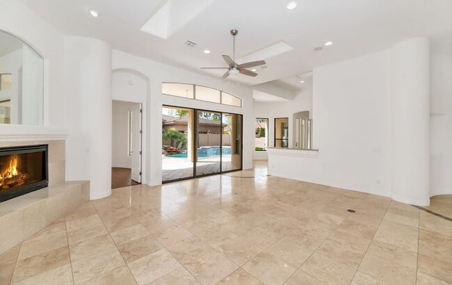 Building Photo - 11139 E Cannon Dr