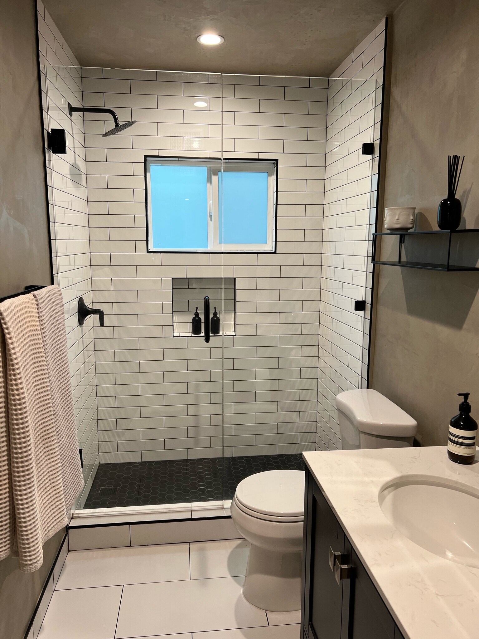 Building Photo - 150 S Wetherly Dr