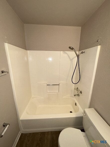 Building Photo - 105 E Reagan Ave