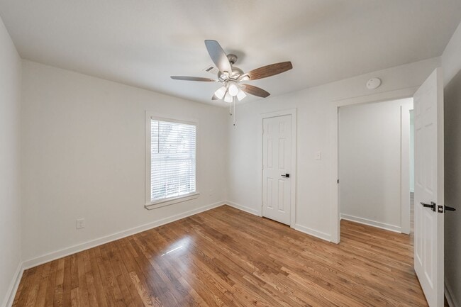 Building Photo - CHARMING HOME Close to TCU Campus!