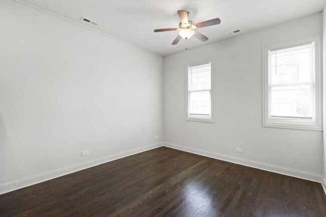 Building Photo - 1 bedroom in Chicago IL 60618