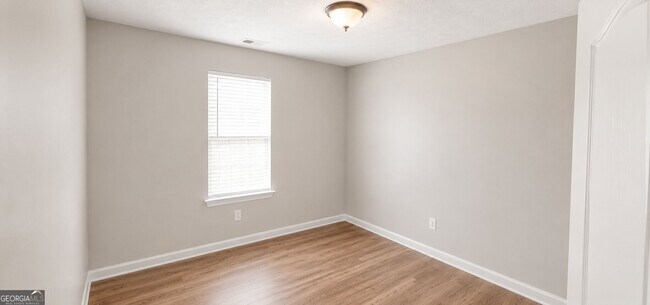 Building Photo - 346 Summer Hill Cir