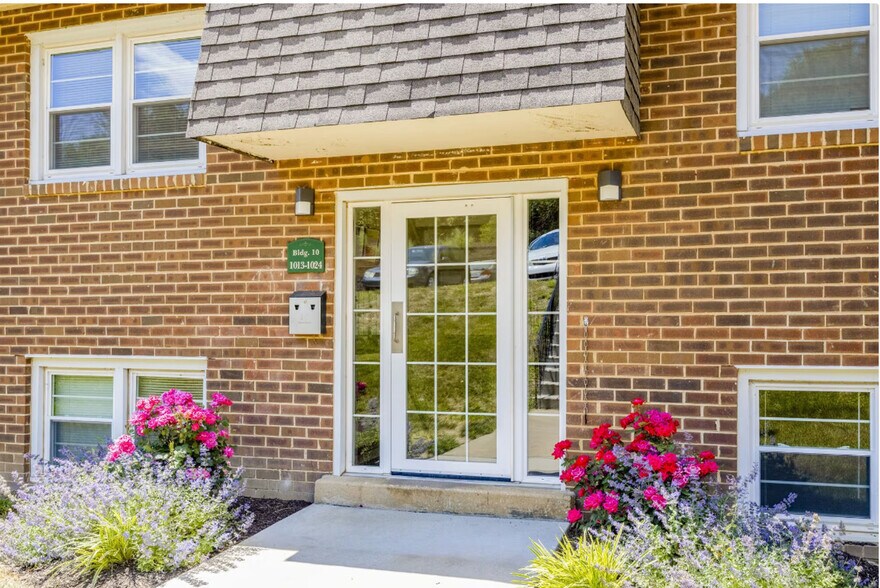 Building Photo - 1111 Wharton Dr