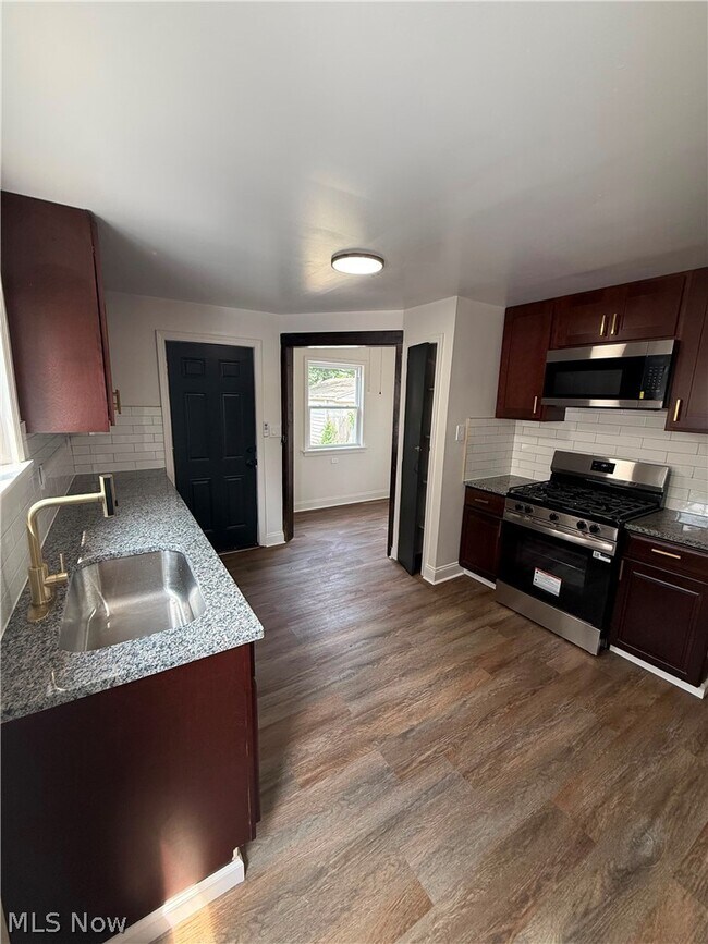 Building Photo - 3537 Silsby Rd
