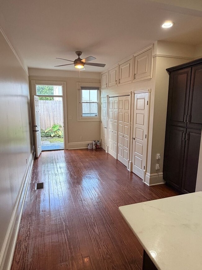 Building Photo - Gorgeous Two Story 3BD/2.5BA w/ Private Fenced in Backyard