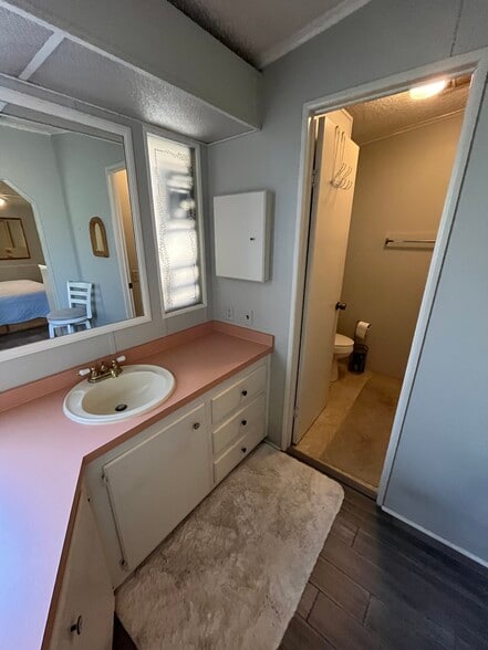 Building Photo - 4728 Belle Grv