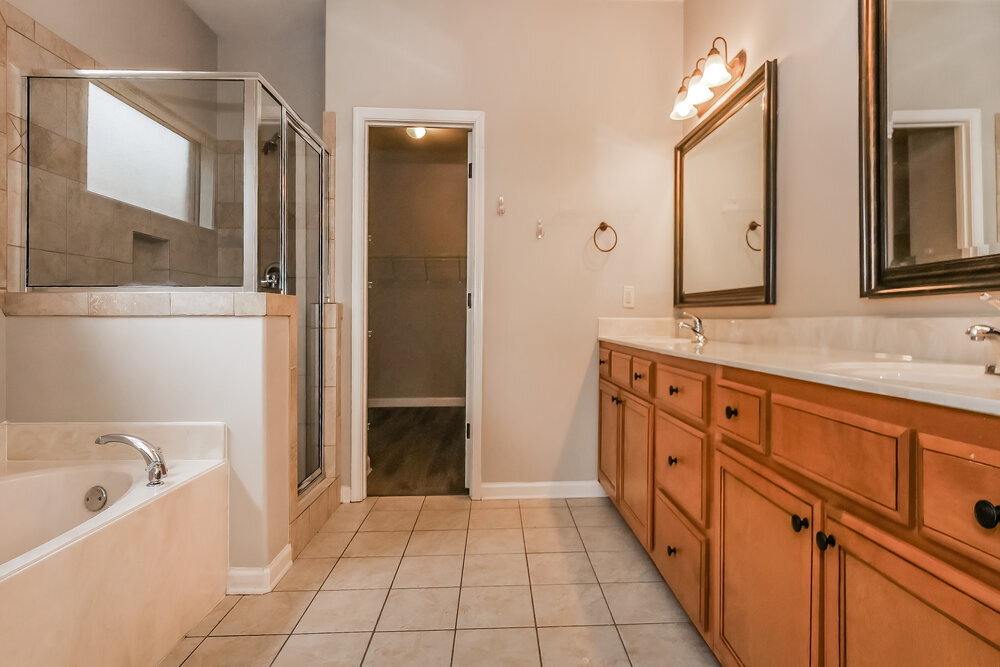 Building Photo - 5061 Thornebrook Cove