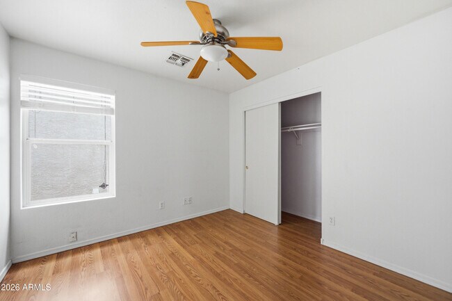 Building Photo - 4512 E Windsong Dr