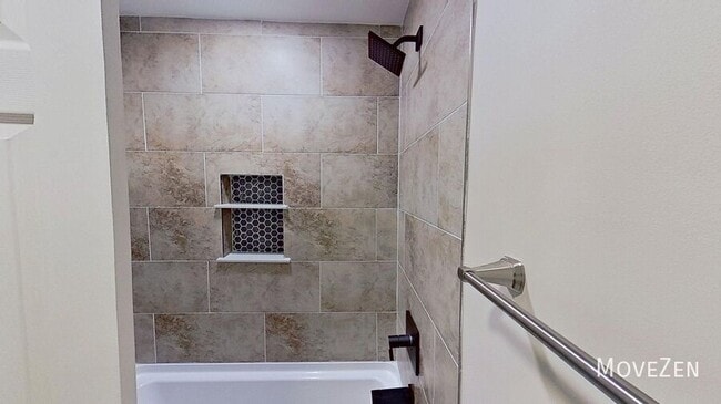 Building Photo - 9 Ratcale Ln