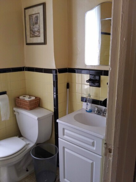 Bathroom - 556 W 165th St