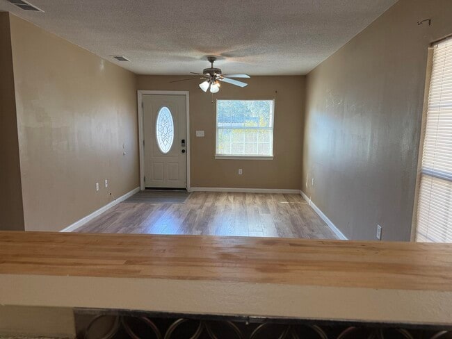 Building Photo - 607 W Sunset Blvd