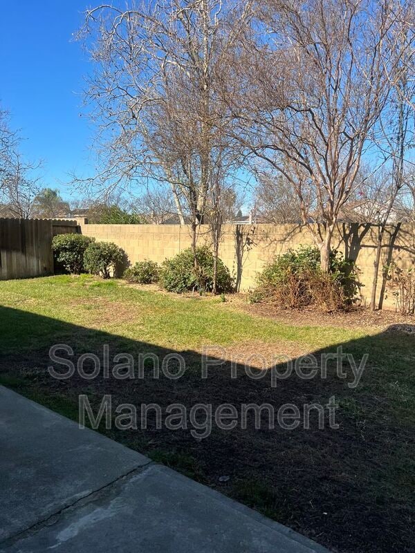 Building Photo - 480 Stern Dr