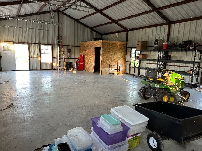 Building Photo - 5077 FM 5